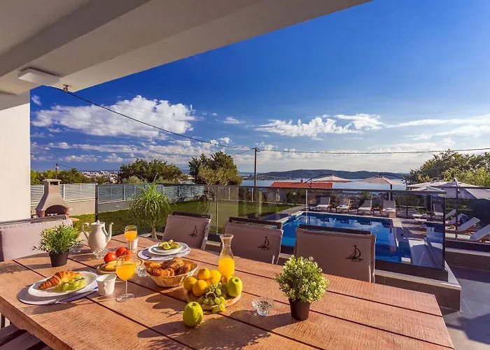 Seaview Villa Stanka With Pool And Attached Jacuzzi