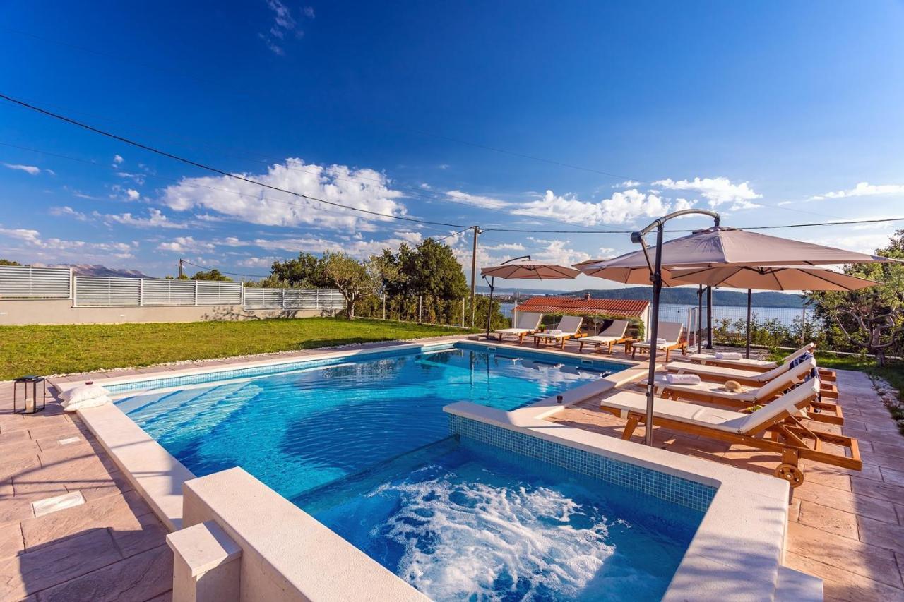 Villa Seaview Stanka With Pool And Attached Jacuzzi Kastela