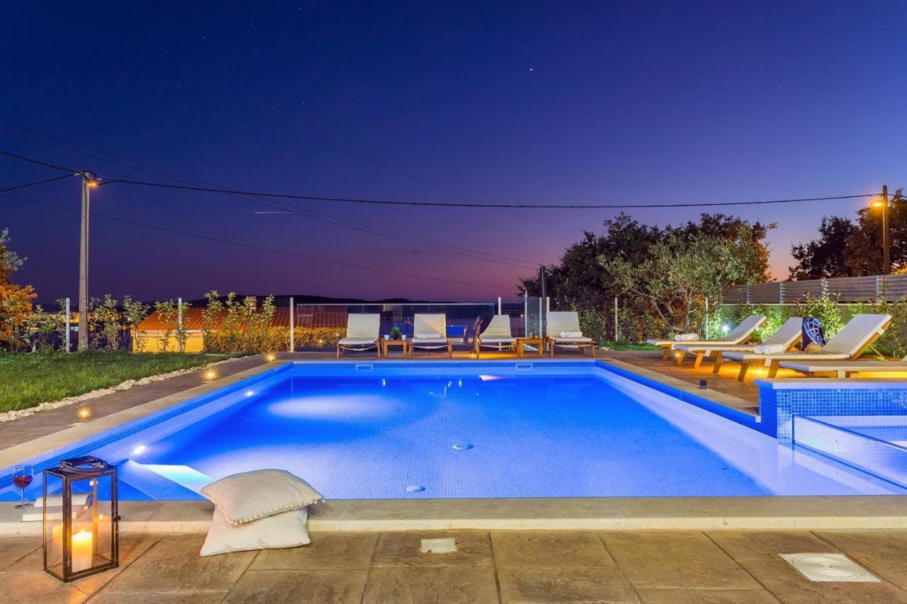 Seaview Stanka With Pool And Attached Jacuzzi * Kastela