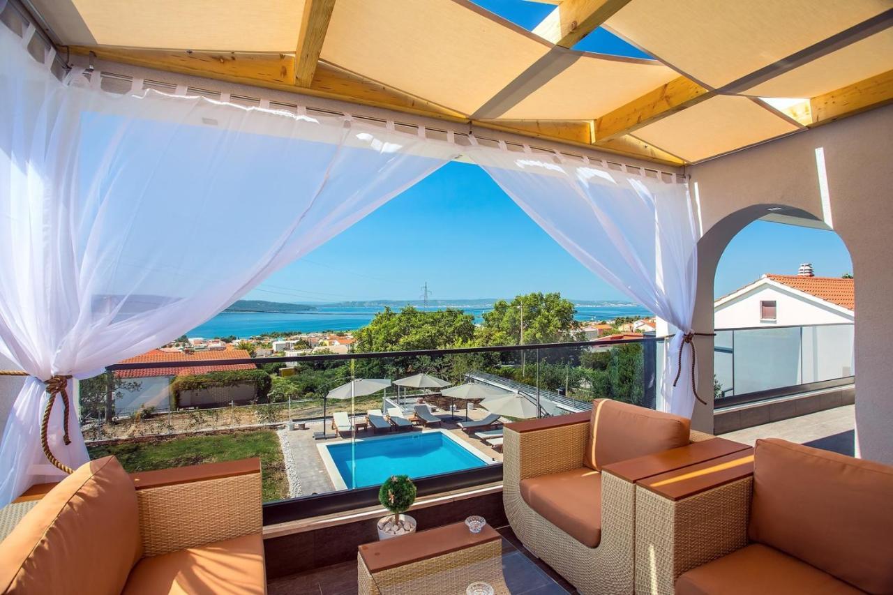 Seaview Stanka With Pool And Attached Jacuzzi *