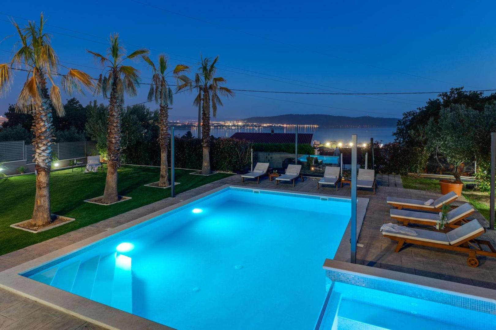 Vila Seaview Stanka With Pool And Attached Jacuzzi Kastela