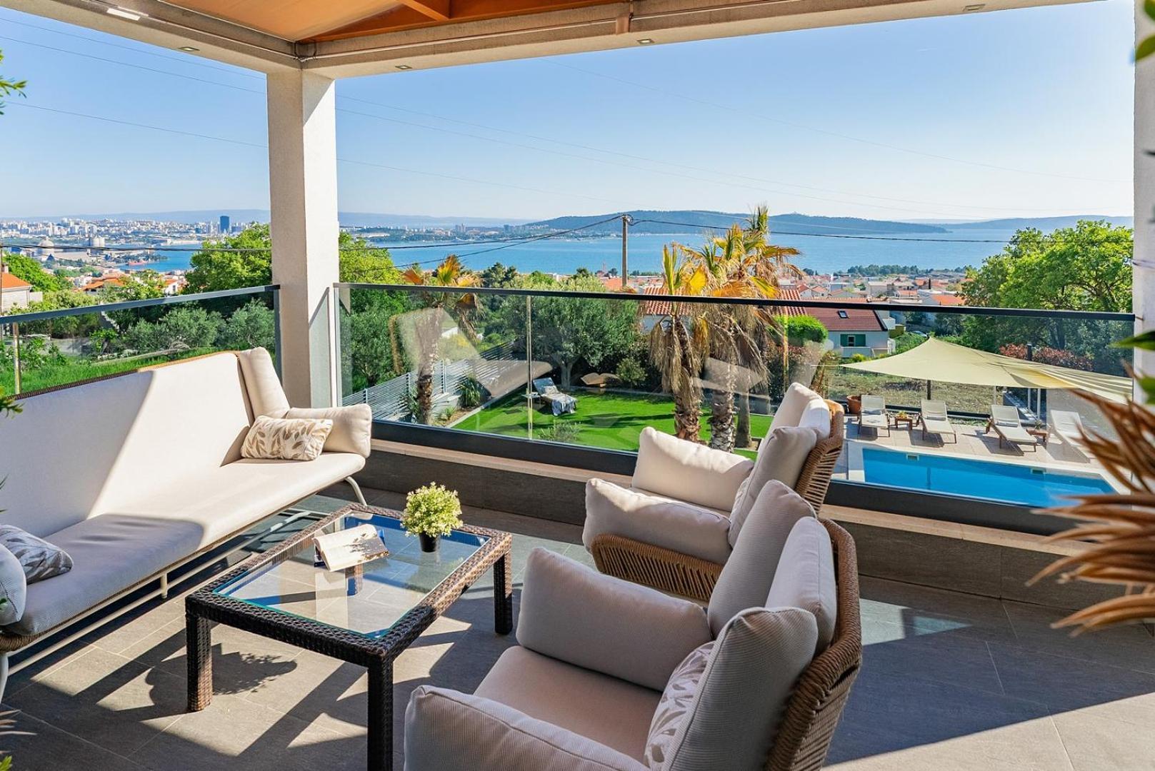 Seaview Stanka With Pool And Attached Jacuzzi Kastela