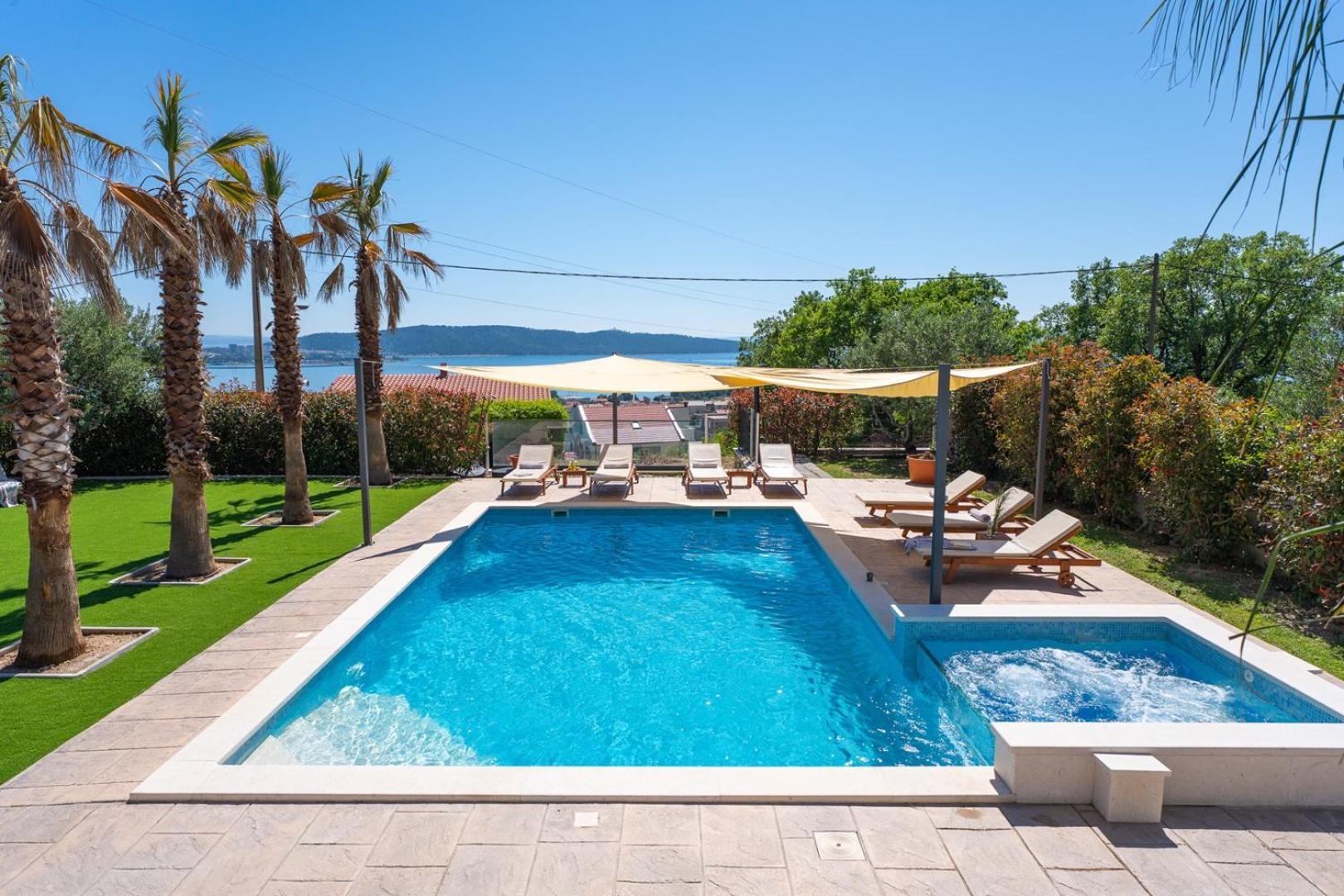 Seaview Stanka With Pool And Attached Jacuzzi Vila
