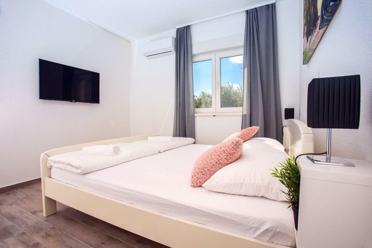 Seaview Stanka With Pool And Attached Jacuzzi Villa Kastela