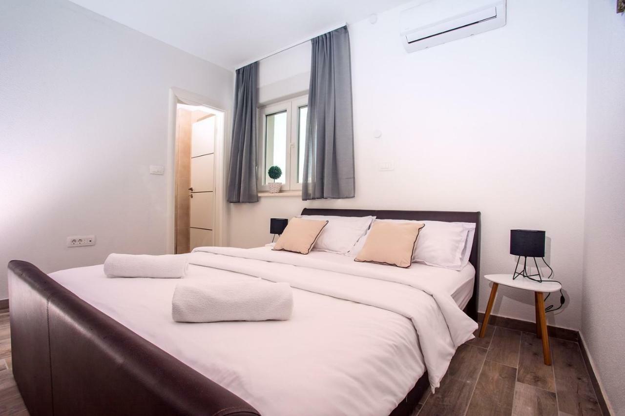 Villa Seaview Stanka With Pool And Attached Jacuzzi Kastela