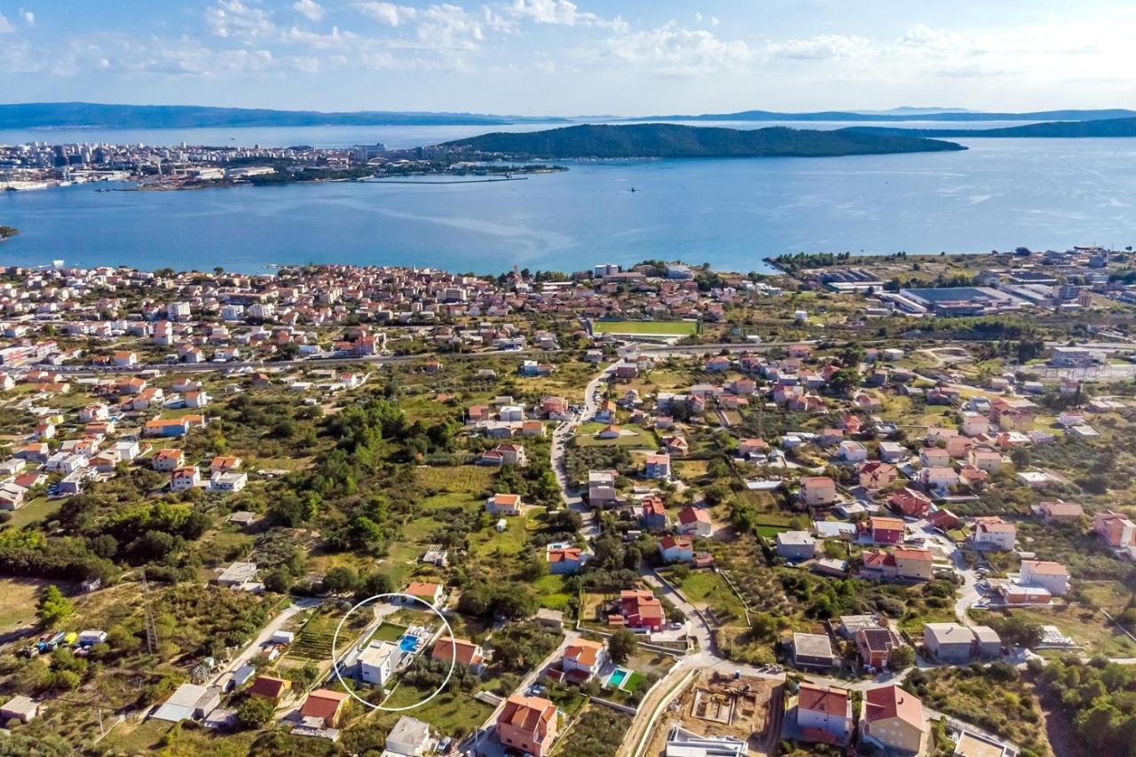 Seaview Stanka With Pool And Attached Jacuzzi Villa